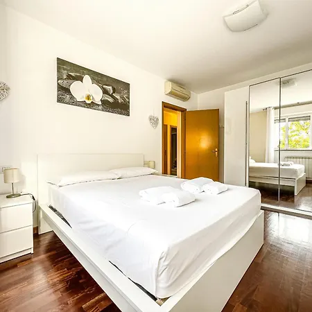 Apartamento Splendido Quadrilocale Vicino Metro Istria